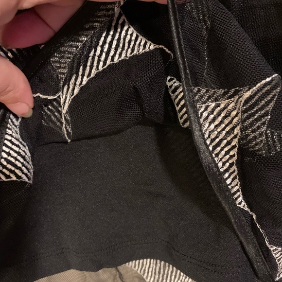 New Alfani Dots long sleeve top size Large black silver shiny sheer - Picture 5 of 9